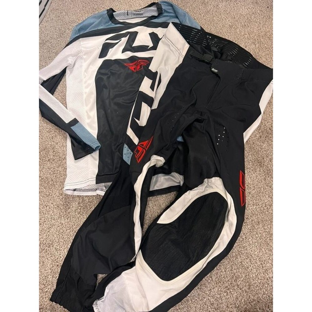 Fly Racing Men’s lite Hydrogen shirt and riding pants large and 34
